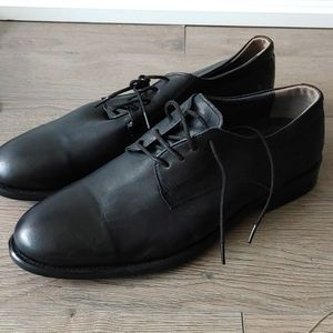 Black dress shoes